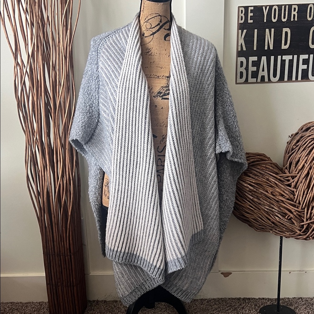 Elegant Gray Women's Cape